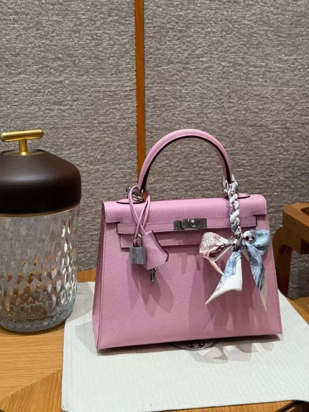 Classic Hermes Bag: A Stylish and Versatile Choice for Elegance